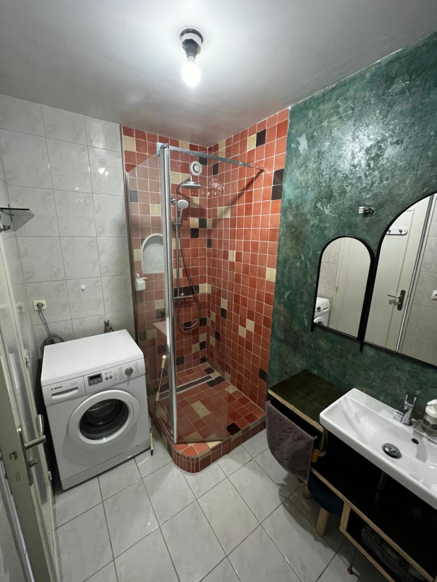 Chambre Artistique En Colocation Entre Disneyland Et Paris Neuilly-sur-Marne Exterior foto
